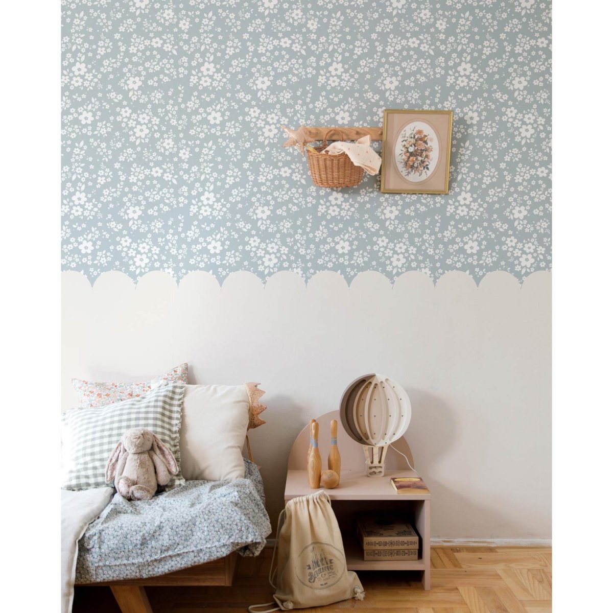 DEKORNIK-Papier Peint Pour Enfants Bleu Prairie De Dentelle Et Lait