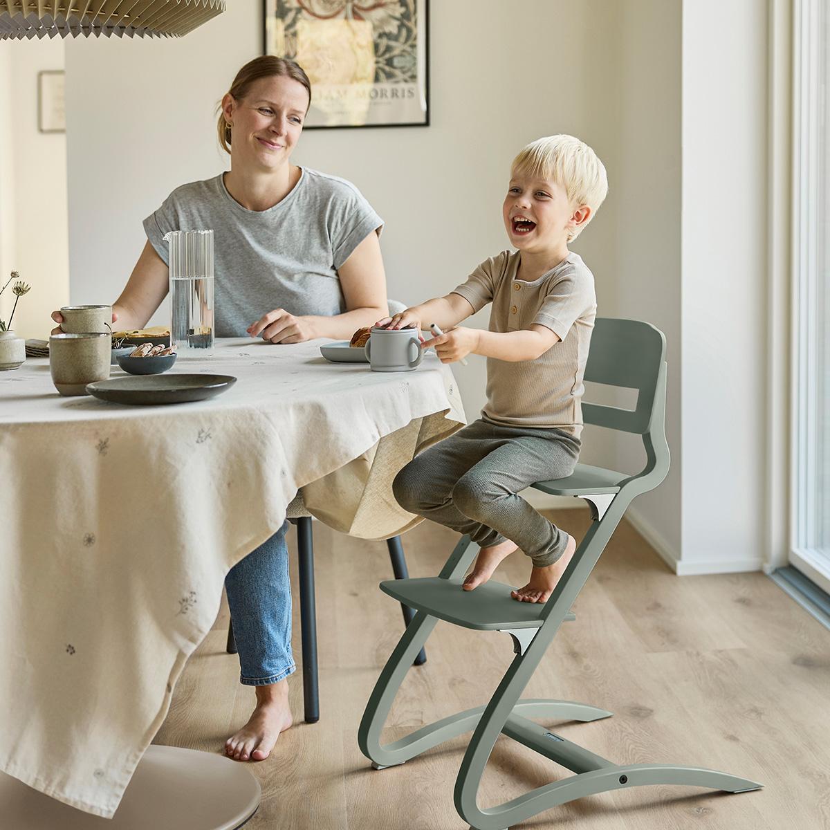 LEANDER-Chaise haute sans arceau Leander Louie™ Sauge