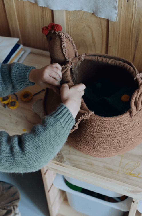 LORENA CANALS-Panier Pour Enfants en Forme de Poulet - Caramel