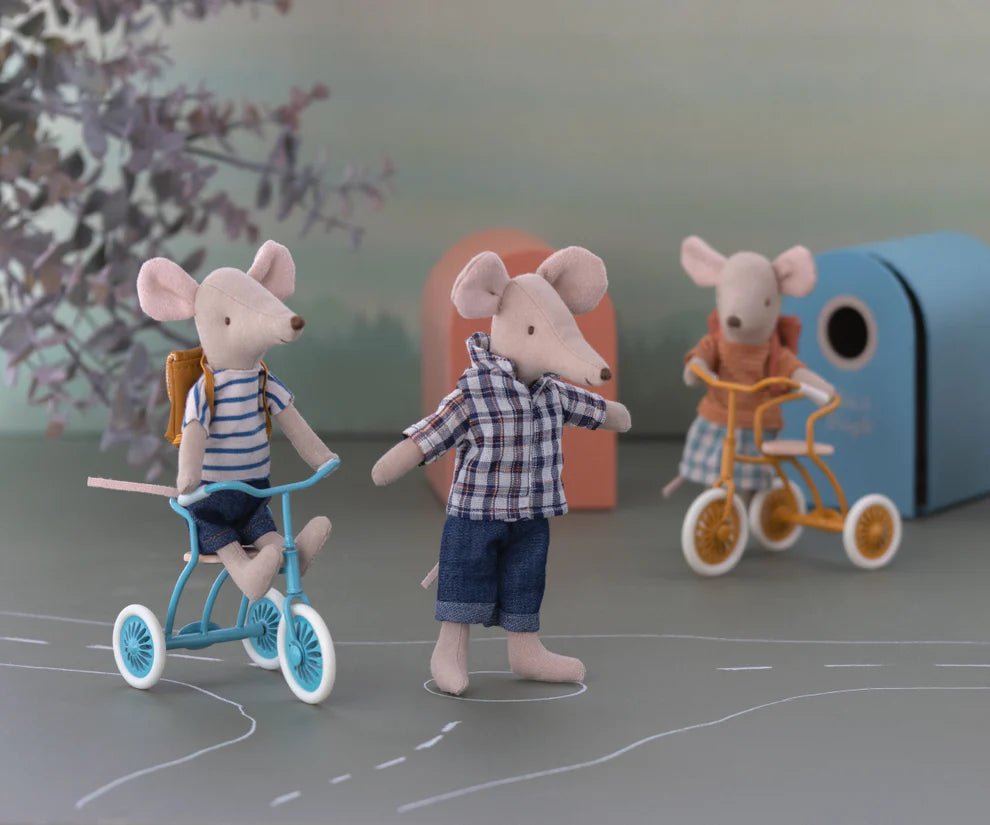 MAILEG-Souris Tricycle, Grand Frère Avec Sac