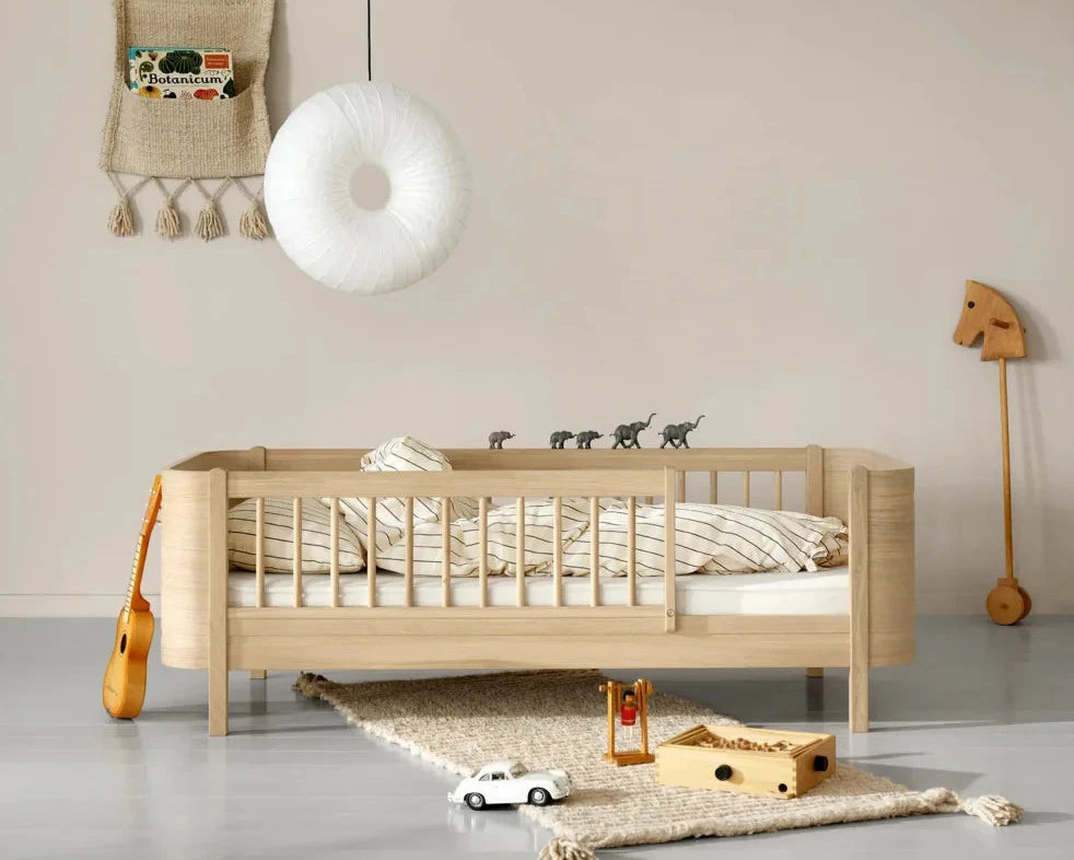 oliver-furniture-lit-junior-wood-mini-chene-2066885_0023bb93-d29e-436f-ac50-81686b1ce243