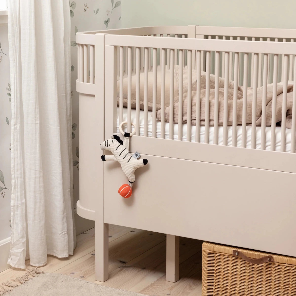 SEBRA-Lit Bébé évolutif Sebra en Bois 70x110 cm - Rose