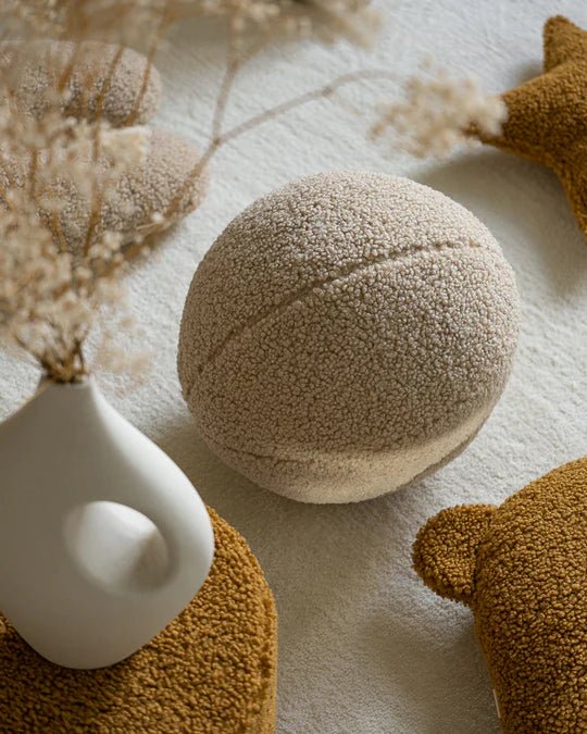 WIGIWAMA-Coussin Boule Molletonné - Biscuit