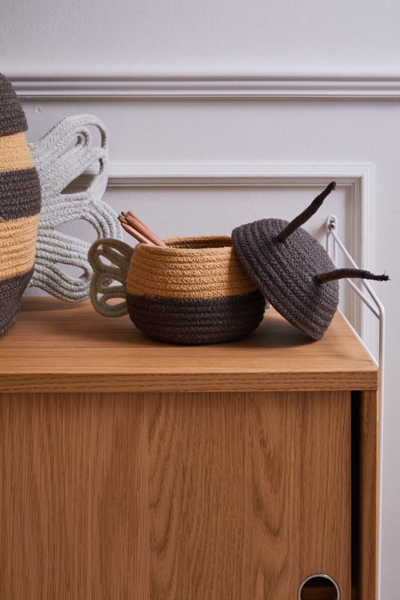 LORENA CANALS-Panier Bébé Abeille